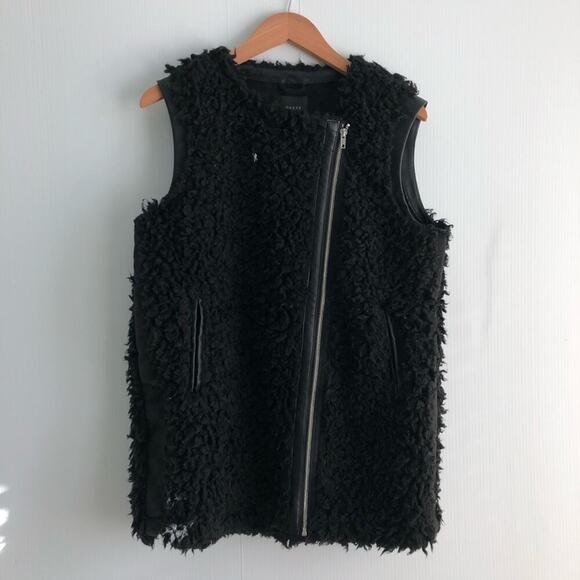 🆕 Guess Sherpa faux fur full zip black vest NWT size. Medium - Picture 6 of 11